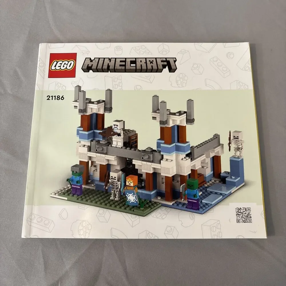 LEGO Minecraft The Ice Castle Set 21186, 499 Pieces, Complete w/ Minifigures